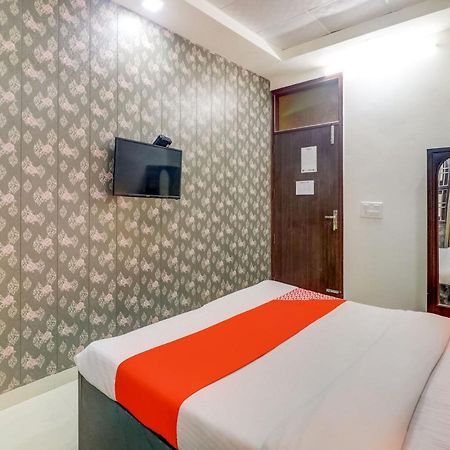 Oyo 74060 Taj Residency Hotel Új-Delhi Kültér fotó