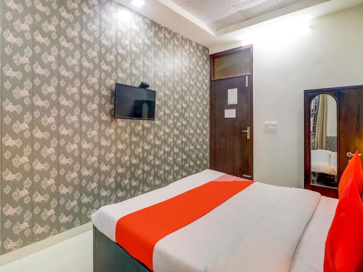 Oyo 74060 Taj Residency Hotel Új-Delhi Kültér fotó