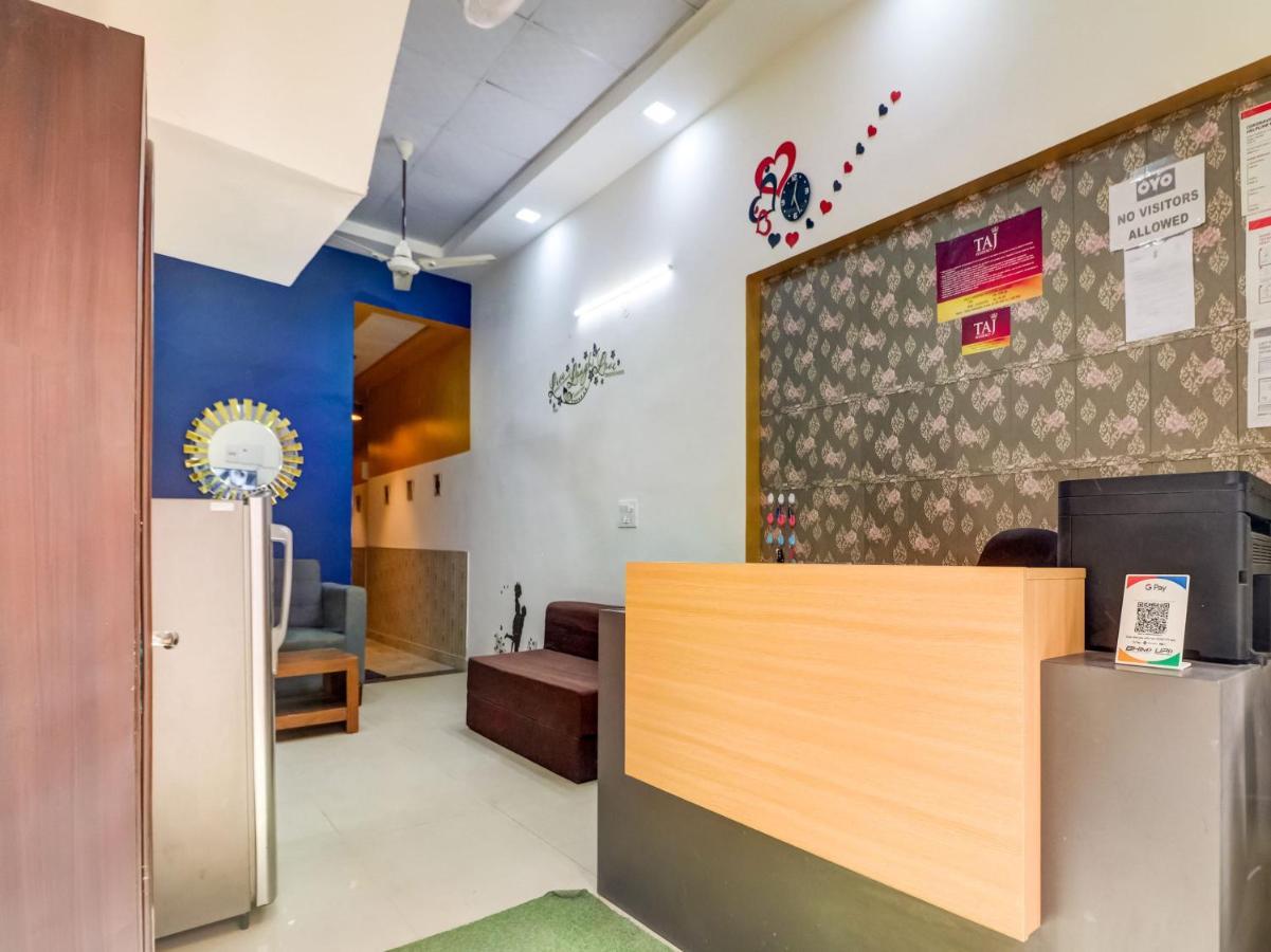 Oyo 74060 Taj Residency Hotel Új-Delhi Kültér fotó