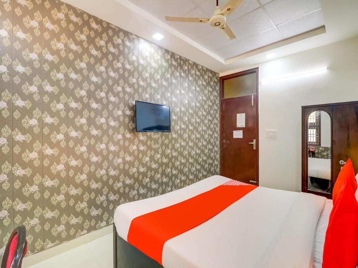Oyo 74060 Taj Residency Hotel Új-Delhi Kültér fotó
