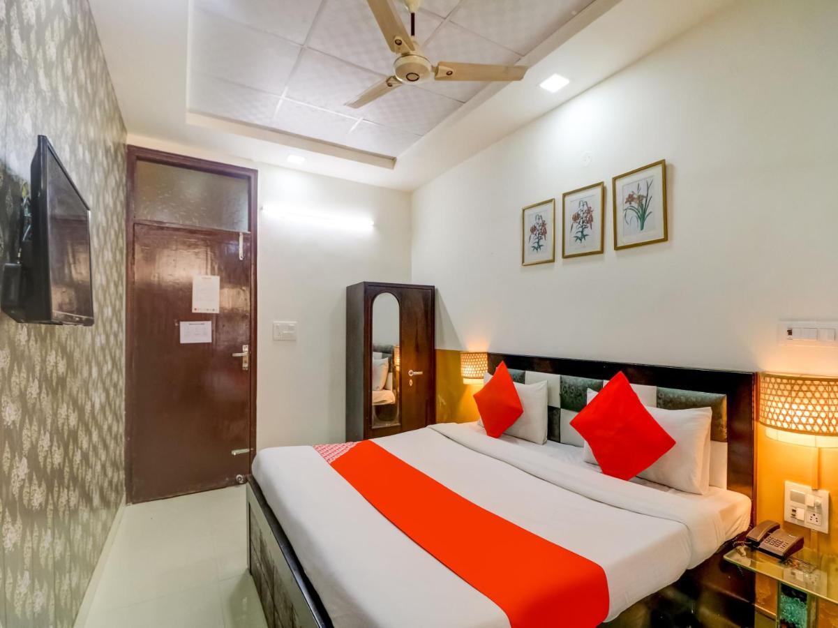 Oyo 74060 Taj Residency Hotel Új-Delhi Kültér fotó